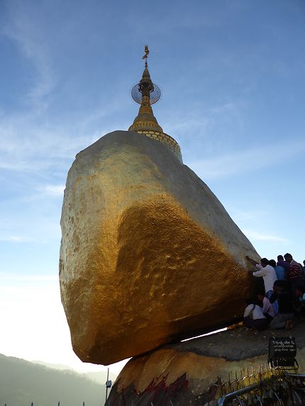 Le Rocher d'Or ou Pagode de Kyaiktiyo