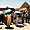 Touristes devant les pyramides