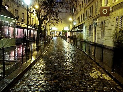 Paris la nuit (passage des Petites Ecuries)