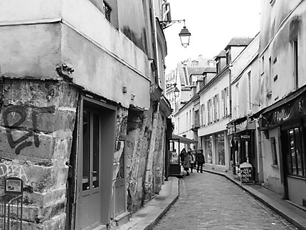 Très vieille rue de Paris  