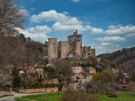 Château de Bonaguil sur la commune de Fumel