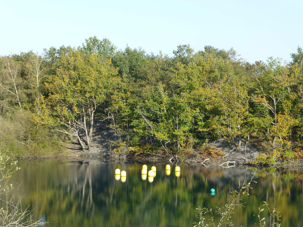 Lac dans une ancienne carrière