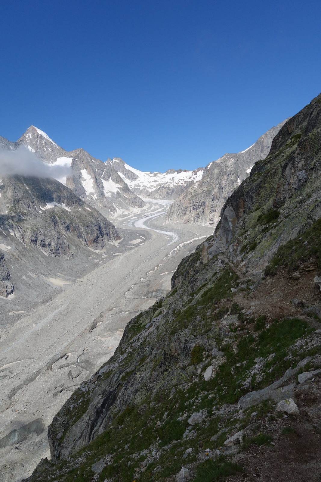 Chemin d'accès à l'Oberaletschütte (2640 m) Chemin d'accès à l'Oberaletschütte (2640 m)