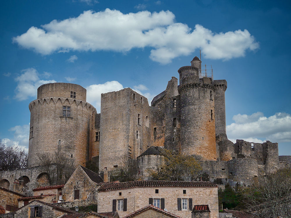 Château de Bonaguil sur la commune de Fumel