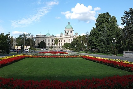 Centre ville de Belgrade avec vue sur le parlement