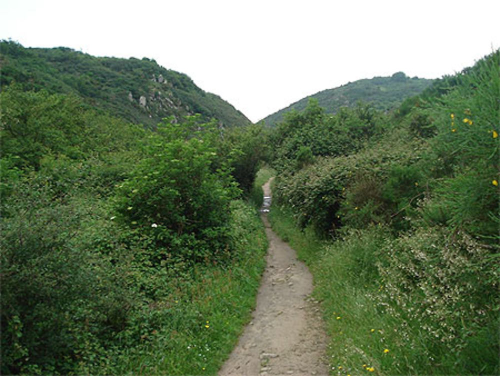 La Vallée du Lude-un chemin de rando très agréable