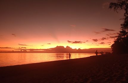 Tahiti, coucher de soleil sur Moorea