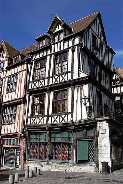 Maison à pans de bois, rue Malpalu, Rouen