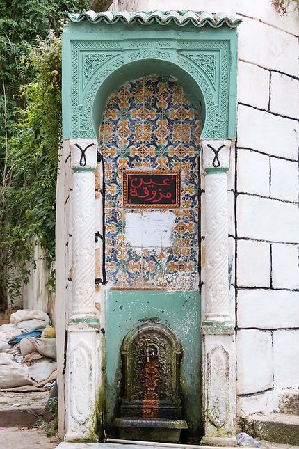 Alger - Casbah - Une fontaine
