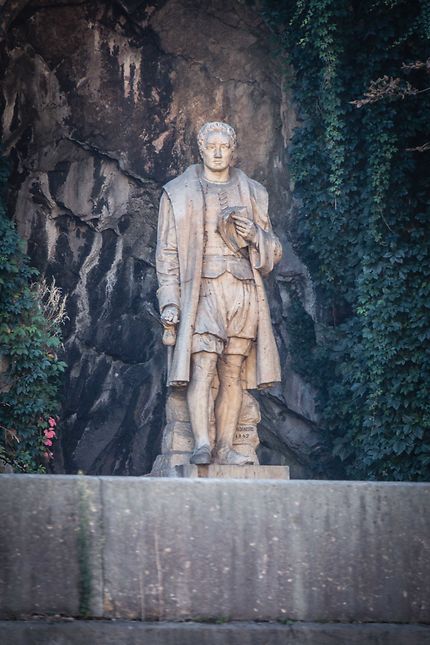 Statue de l'Homme de la Roche à Lyon
