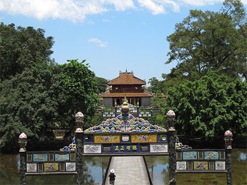 Agréables jardins sur le site du Tombeau de Minh Mang