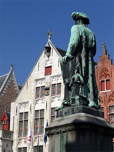 Statue, place Jan Van Eyck, Bruges, Belgique Statue, place Jan Van Eyck, Bruges, Belgique