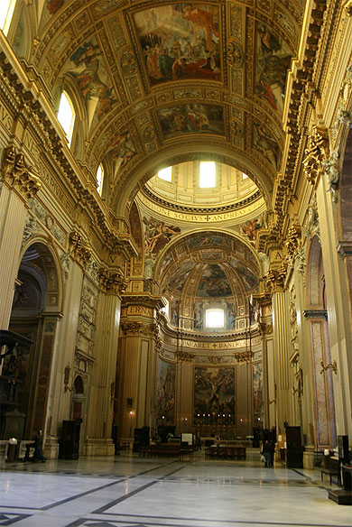Intérieur de l'église Santa Andrea della Valle Intérieur de l'église Santa Andrea della Valle