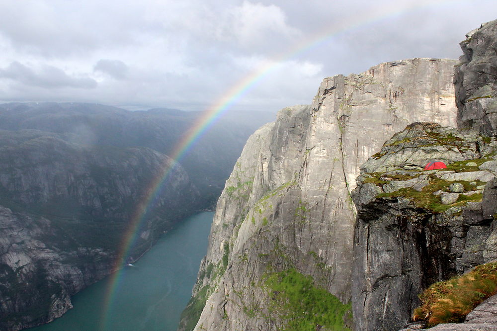 Bivouac près de Kjeragbolten