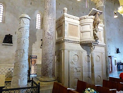 Cathédrale San Sabino de Bari - Chaire