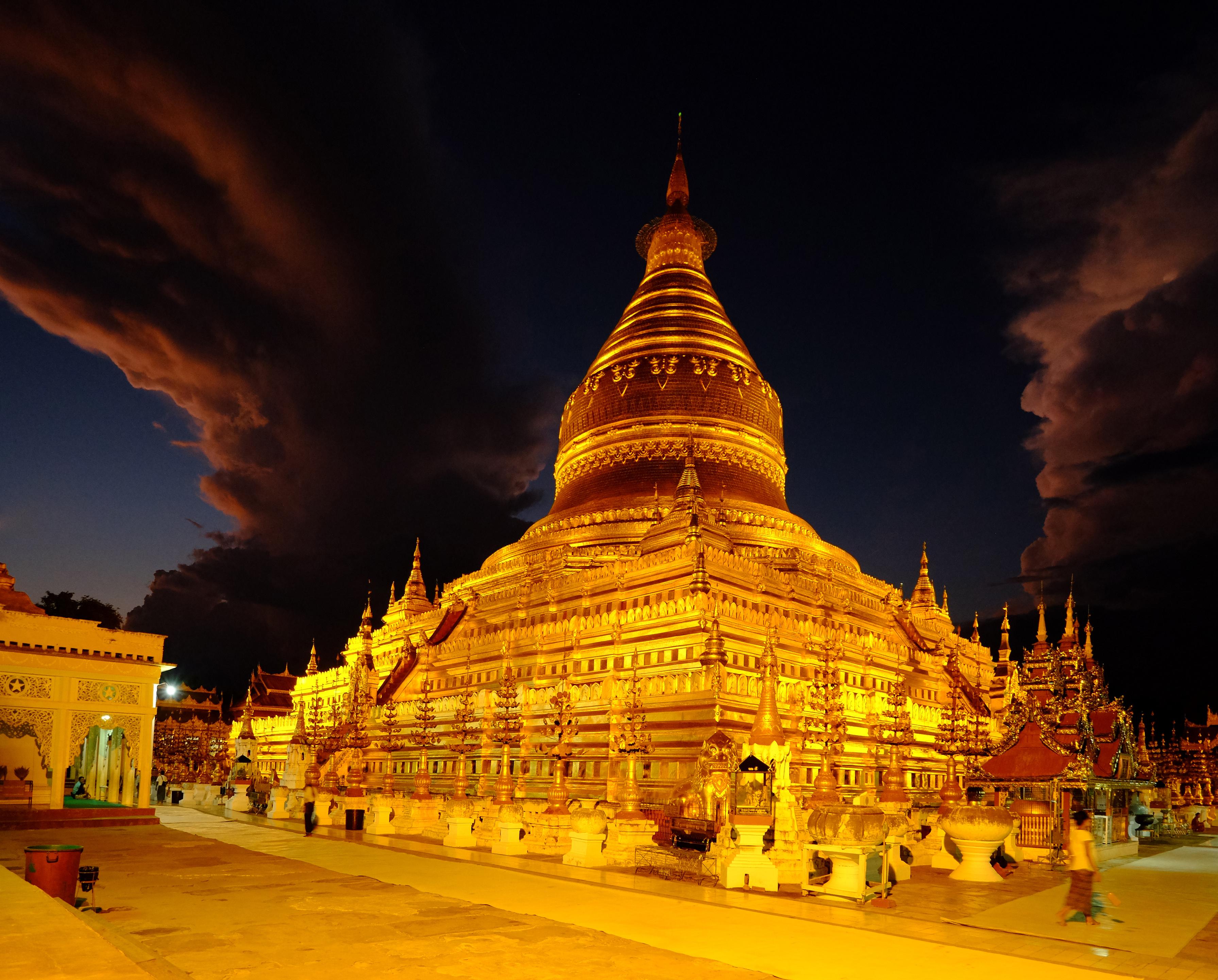 Pagode Shwezigon, Birmanie Pagode Shwezigon, Birmanie