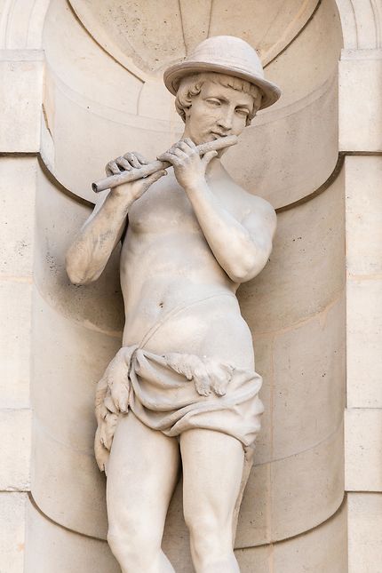 Le Louvre, le joueur de flûte