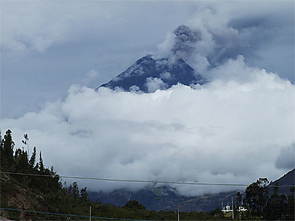 Volcan Tungurahua en éruption