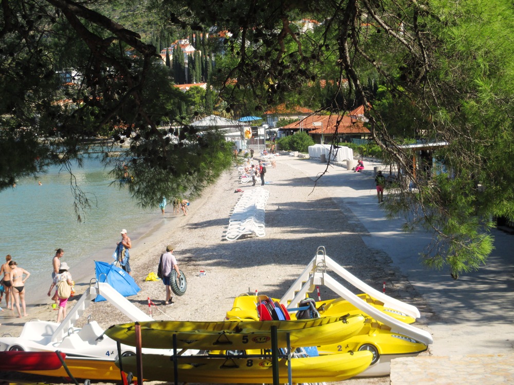 Plage et touristes à Cavtat Plage et touristes à Cavtat