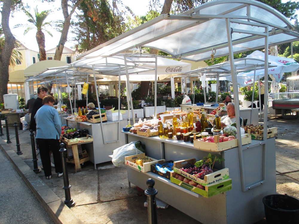 Petit marché à Cavtat Petit marché à Cavtat