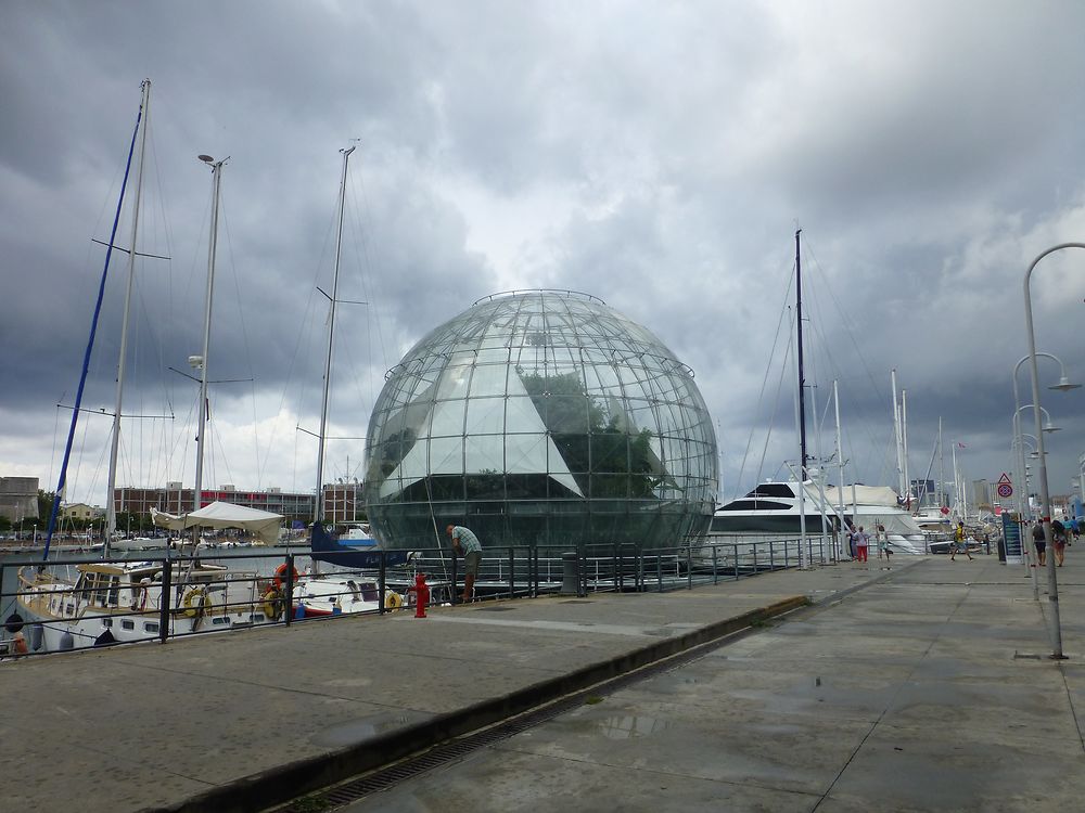 Sphère tropicale, port de Gênes