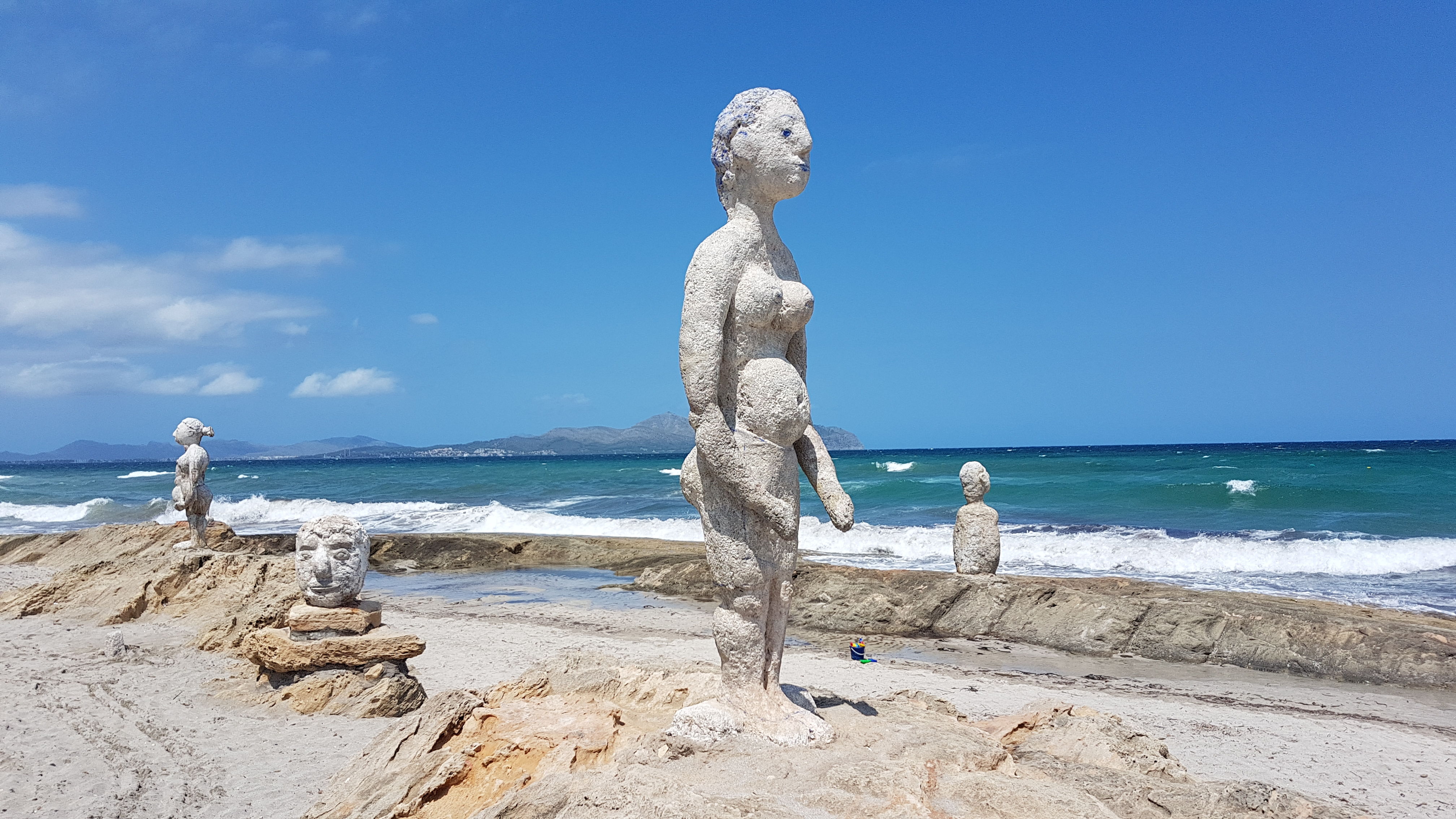 Les statues du bord de mer