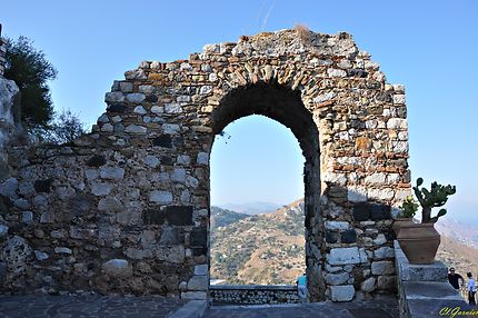 Vestiges à Castelmola