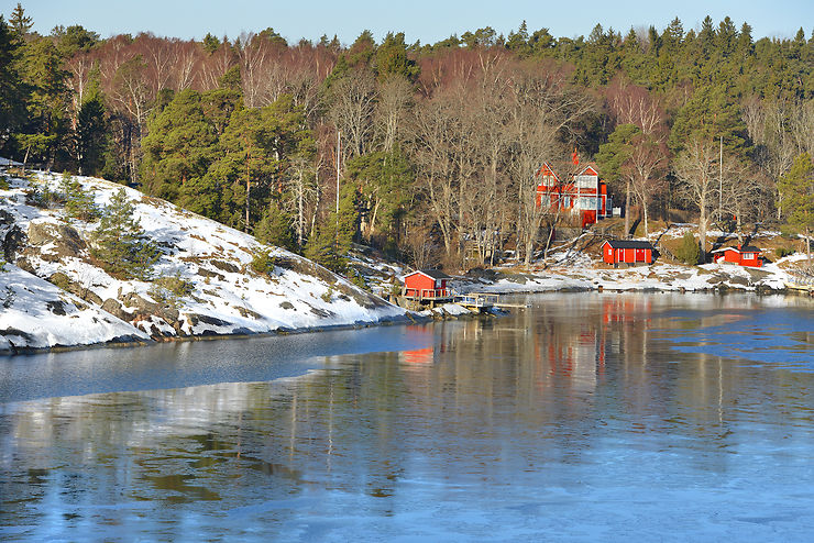 Navigation sur un brise-glace dans l’archipel