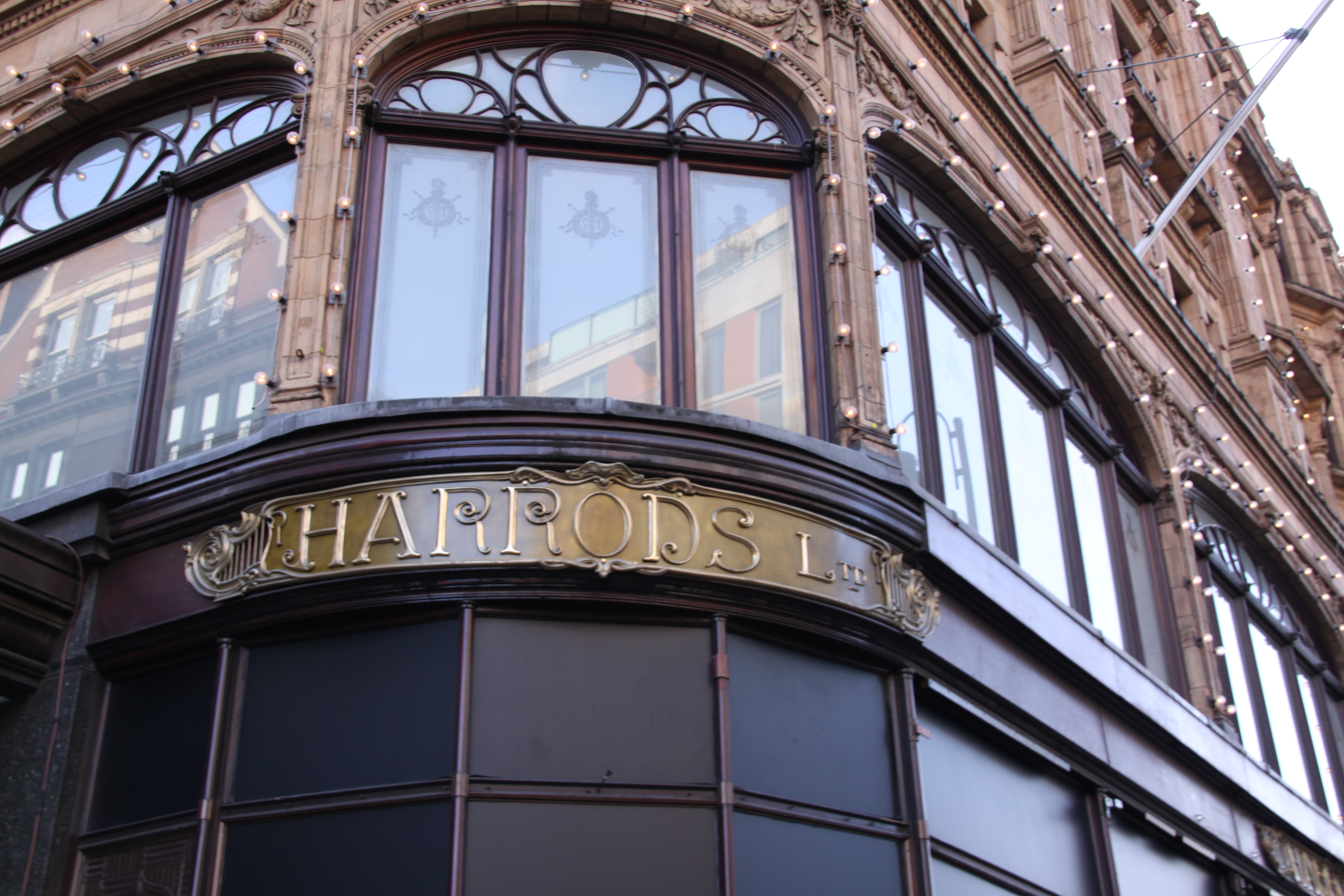 Magasin Harrods - morceau de façade Magasin Harrods - morceau de façade