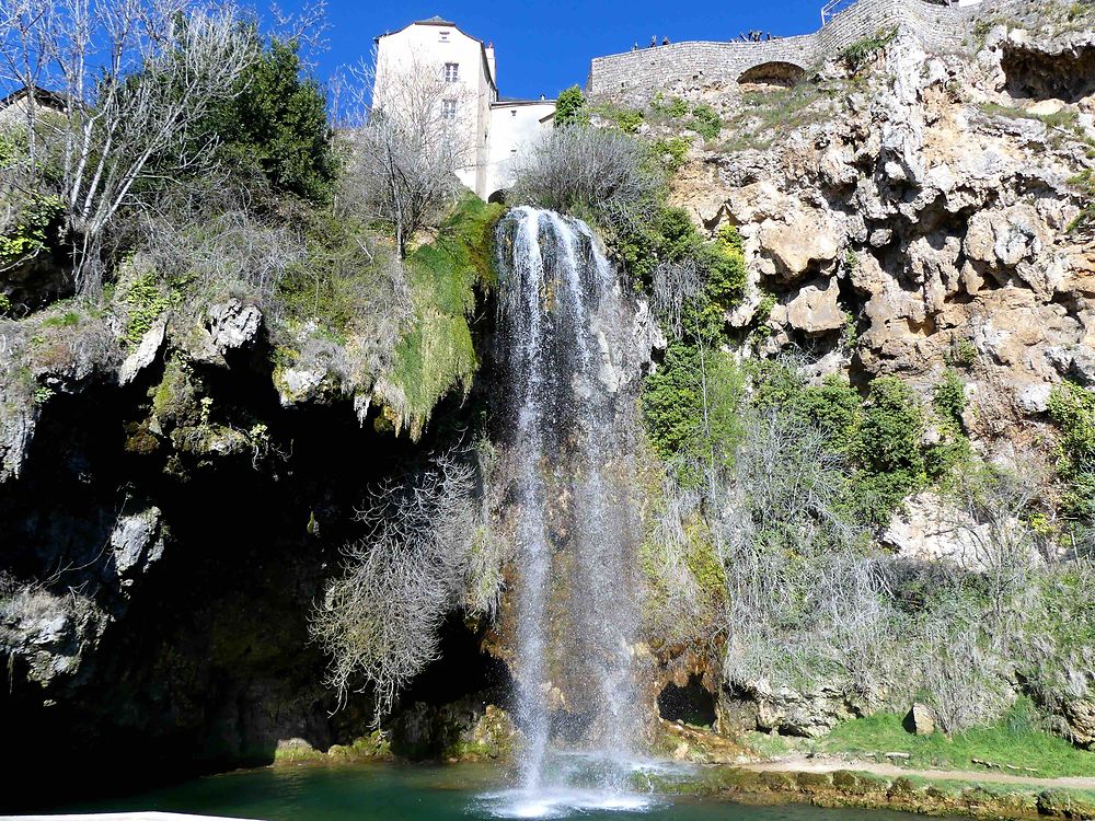 Salles la Source - Cascade