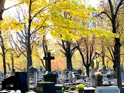 Cimetière des Batignolles en automne