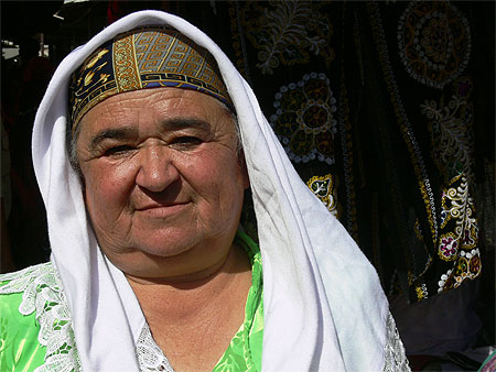 Femme au marché d'Urgut Femme au marché d'Urgut