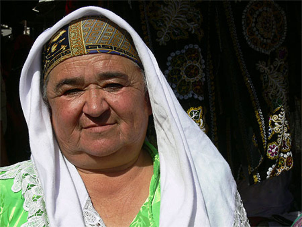 Femme au marché d'Urgut