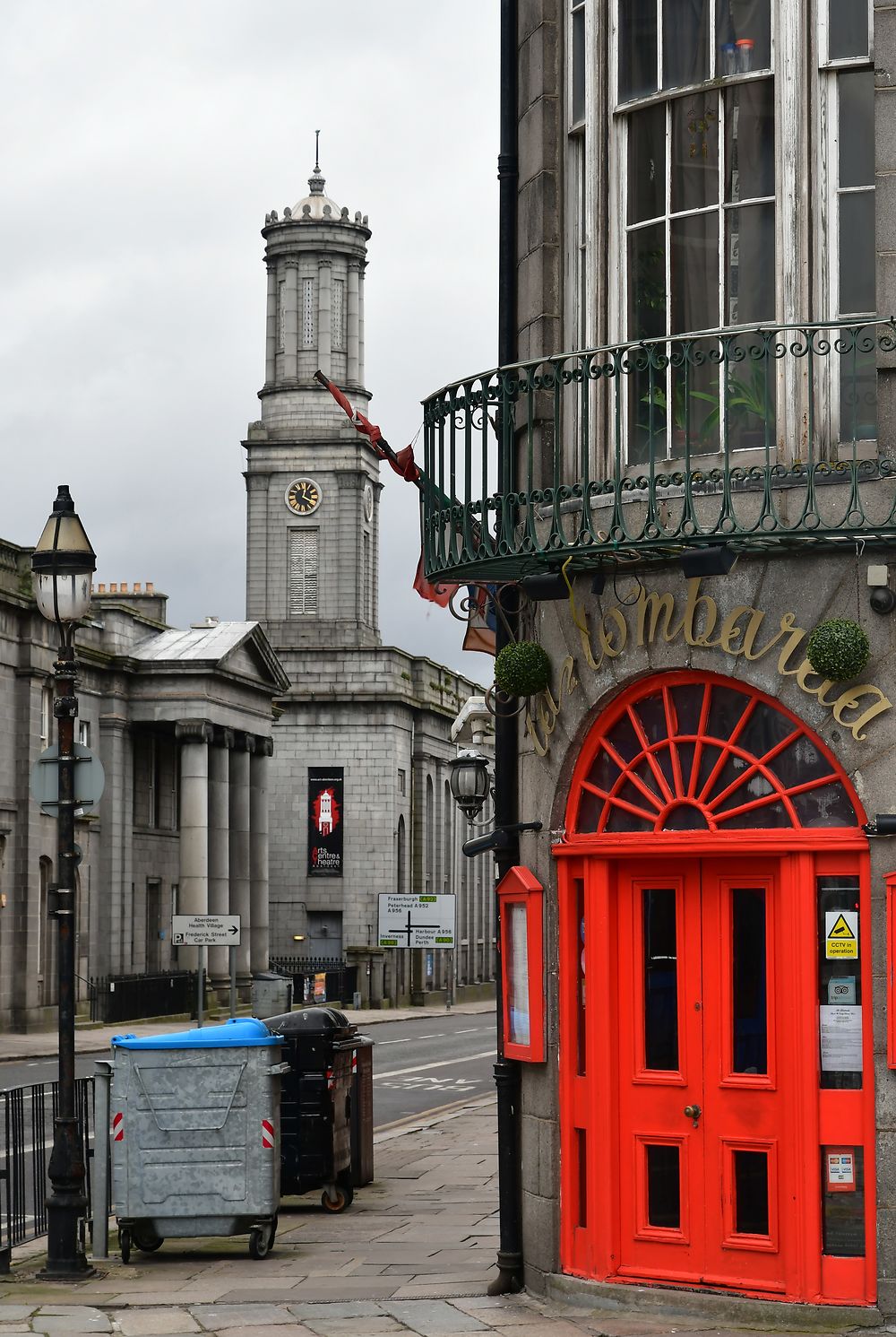 Rouge et gris à Aberdeen