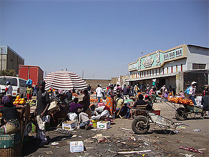 Dans le marché de Lusaka