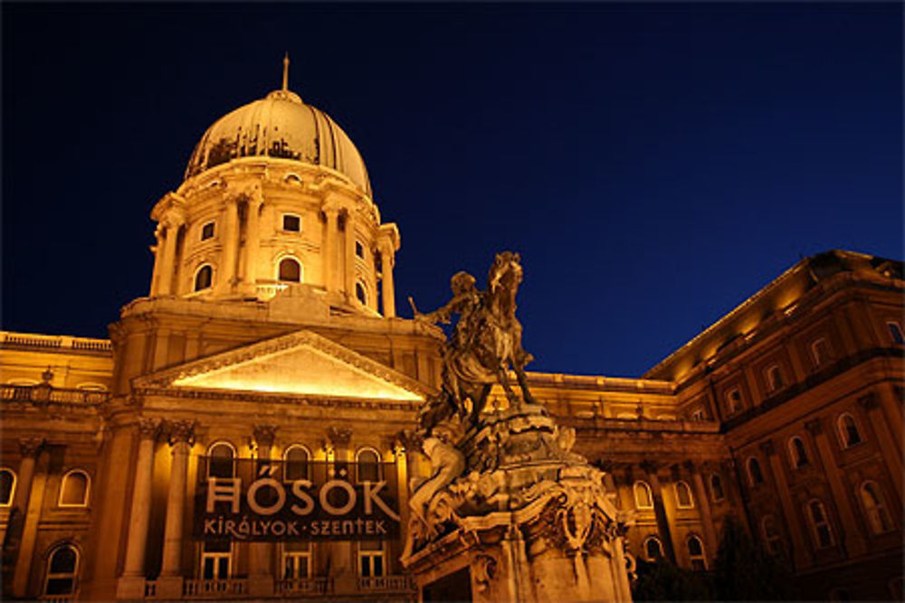 Palais Royal la nuit