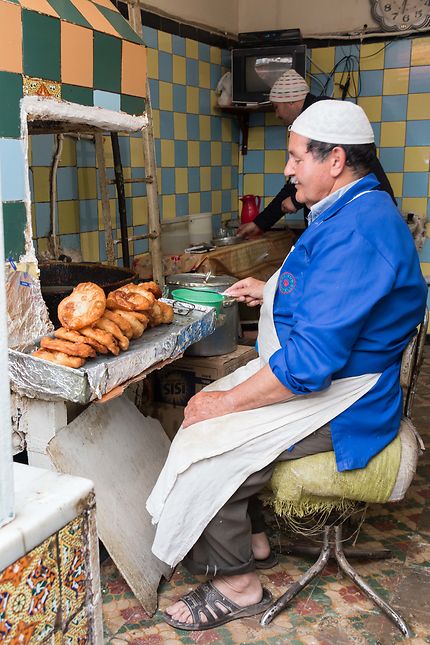 Alger - Casbah - Le vendeur de beignets