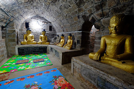 Dans les couloirs du temple de Shitthaung