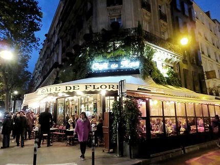 Paris la nuit (Café de Flore)