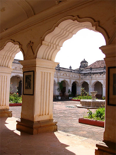 Cour de l'université de San Carlos Cour de l'université de San Carlos