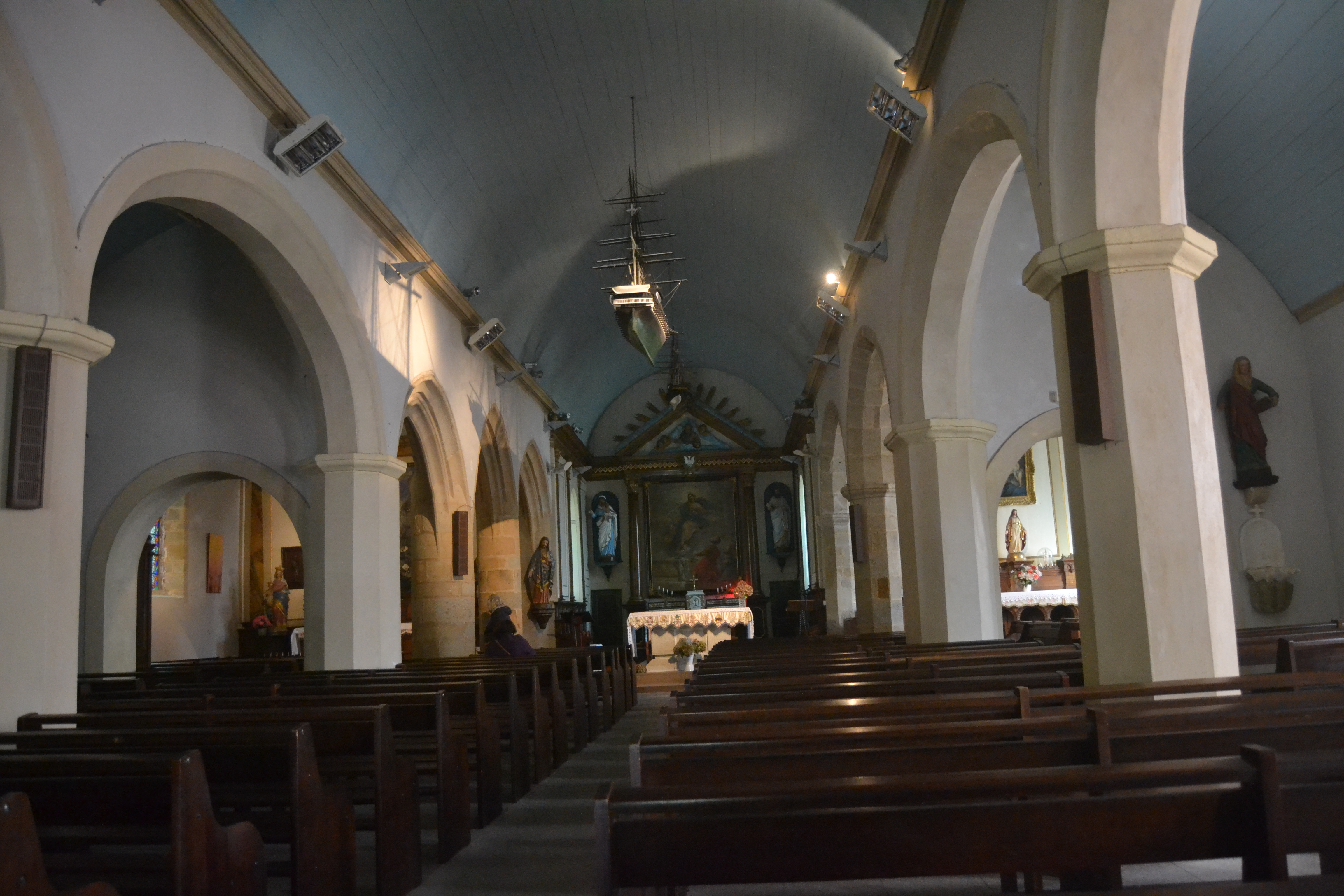 Intérieur de l’église de Belle-Île-en-Mer Intérieur de l’église de Belle-Île-en-Mer