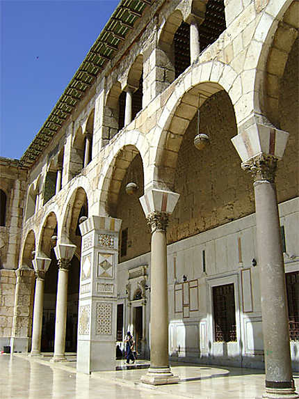 Dans la cour de la mosquée des Omeyyades