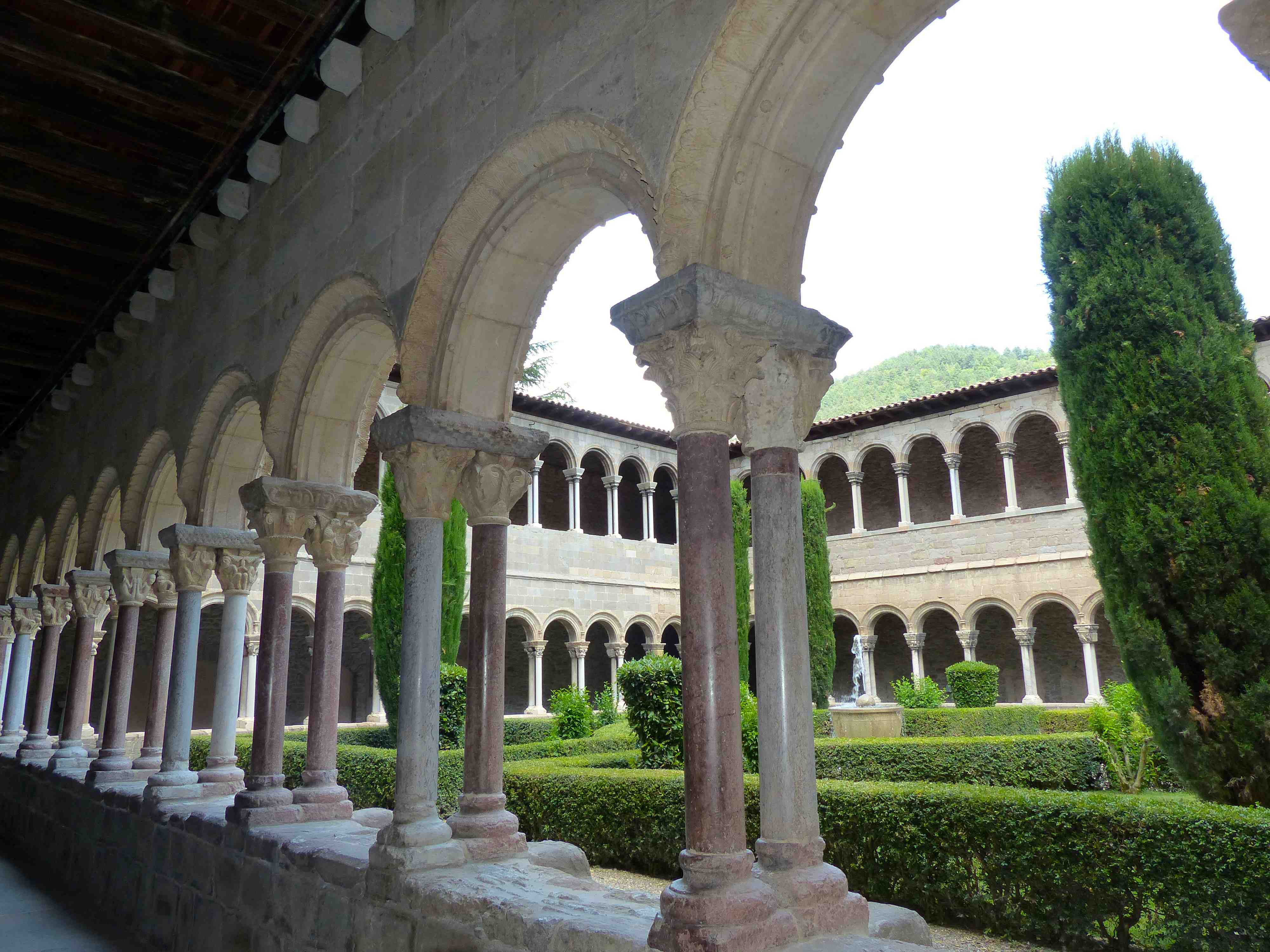 Monastère Santa Maria - Cloître - Ripoll Monastère Santa Maria - Cloître - Ripoll