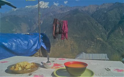 Pause repas vue sur l'Himalaya