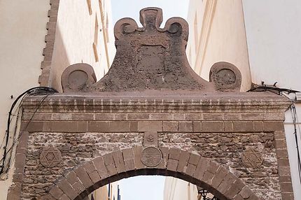 Essaouira, Un arc aux Etoiles de David