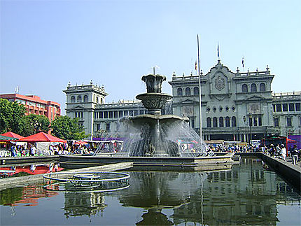 Parque Central et Palacio Nacional de la Cultura