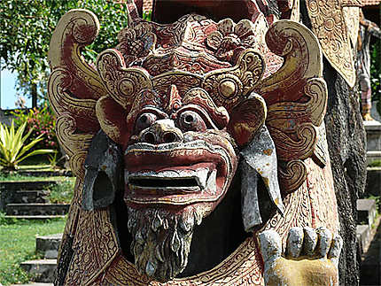 Statue de la tête Barong