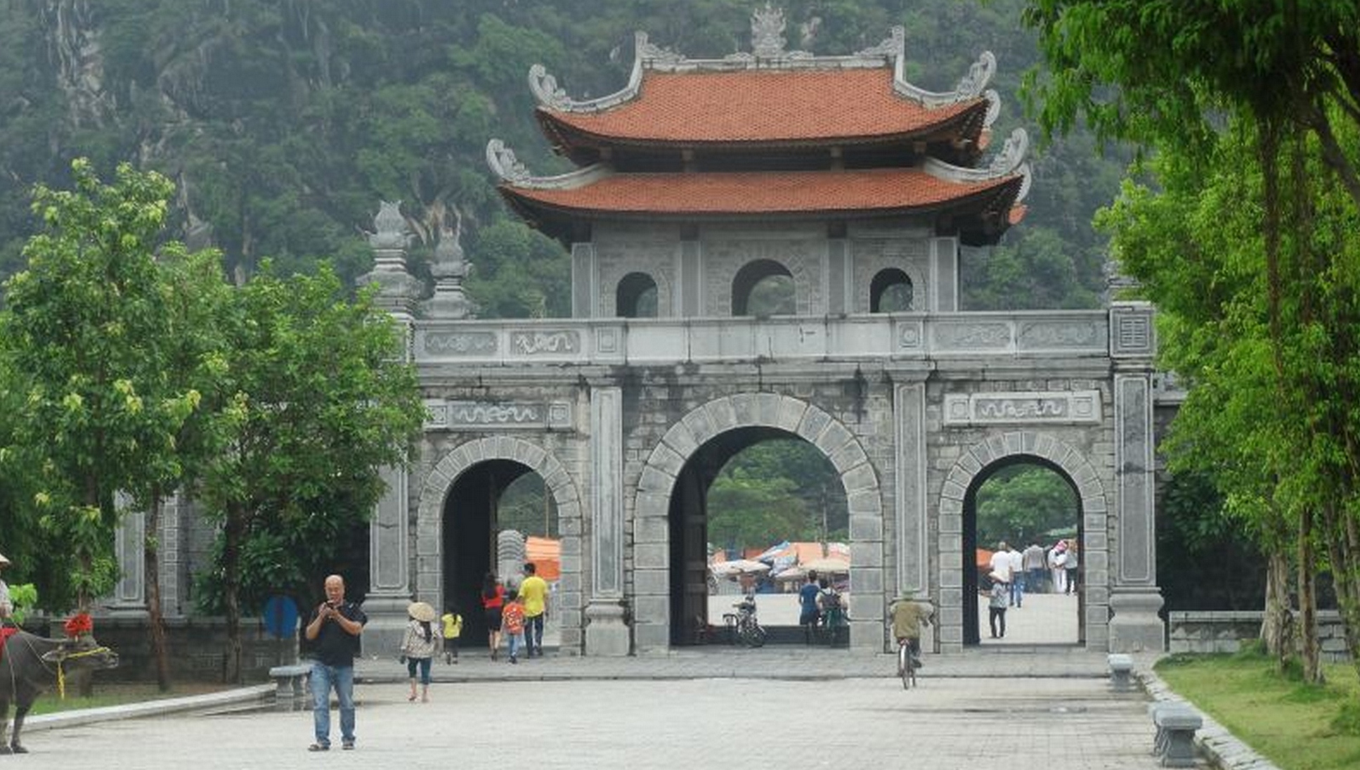 Entree de l'Ancienne Capitale Hoa Lu Entree de l'Ancienne Capitale Hoa Lu