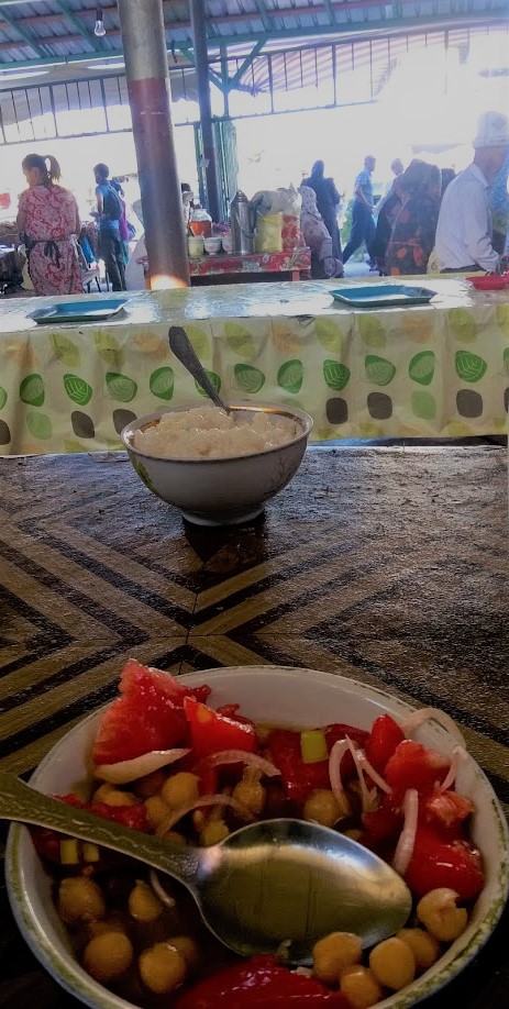 Petit déjeuner au marché... Petit déjeuner au marché...