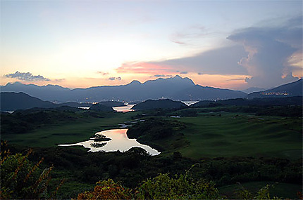 Golf sur une île au large de Sai Kung